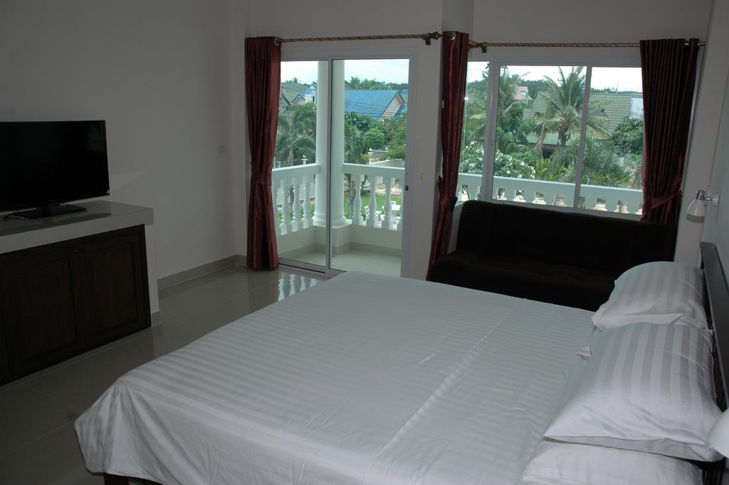 East Shore Pattaya Resort Nong Prue Exterior photo