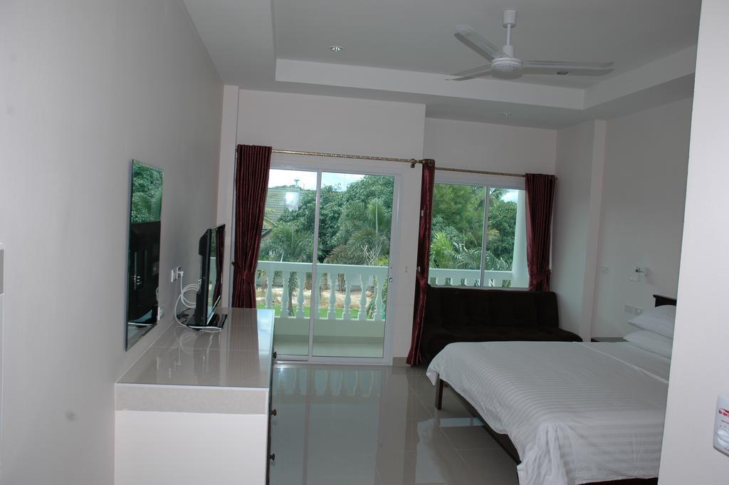 East Shore Pattaya Resort Nong Prue Exterior photo